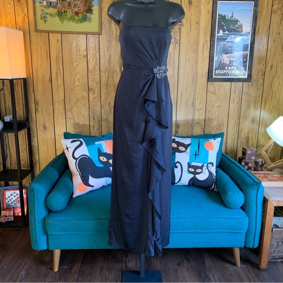 BCBGMaxAzria Ila Twilight Blue Strapless Formal Maxi Dress - Picture 4 of 16